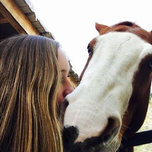 Meet your Posher, Abigail